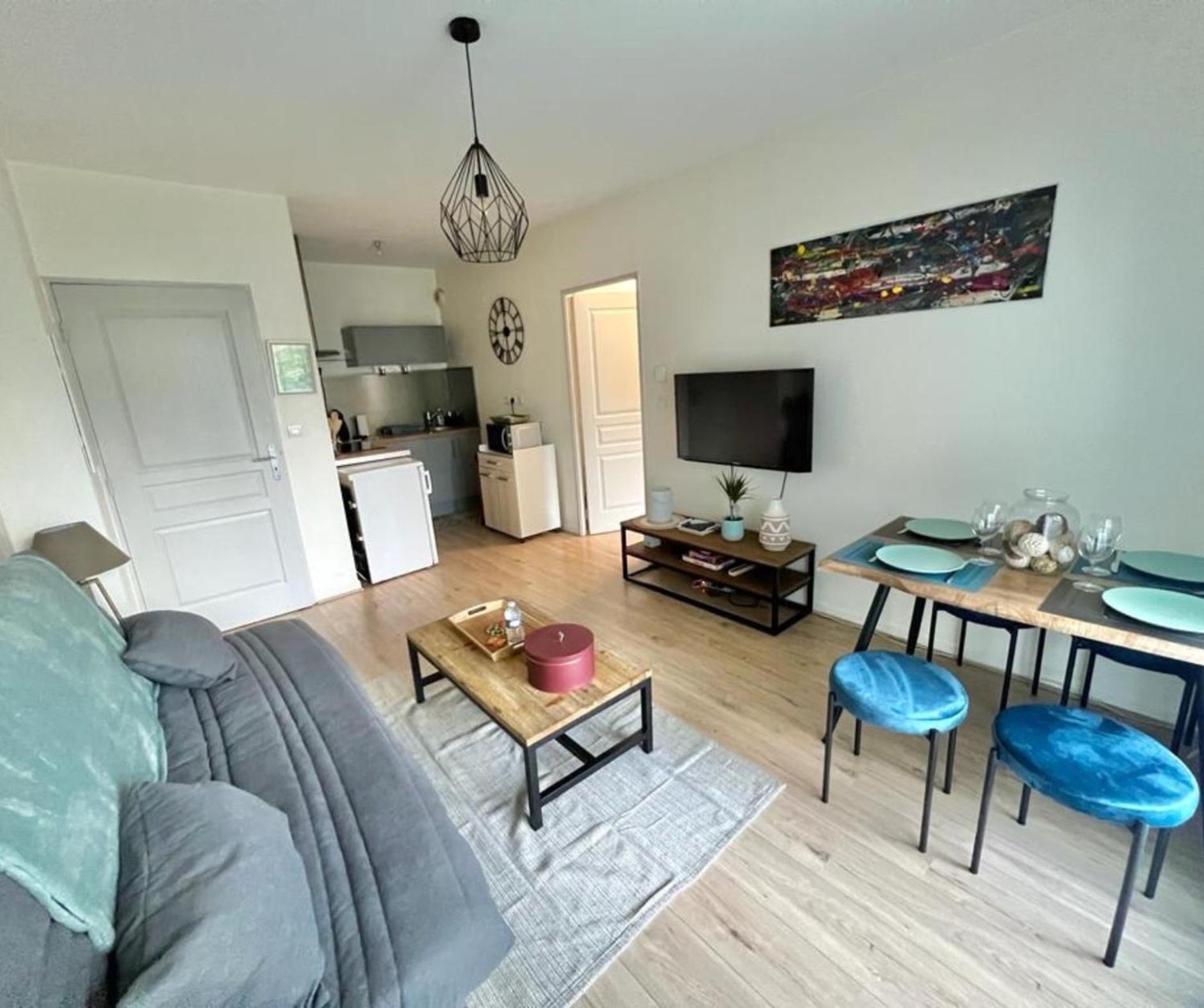 Apartmán Le Renoir Terrasse De Plain-Pied Et Piscine Limoges Exteriér fotografie